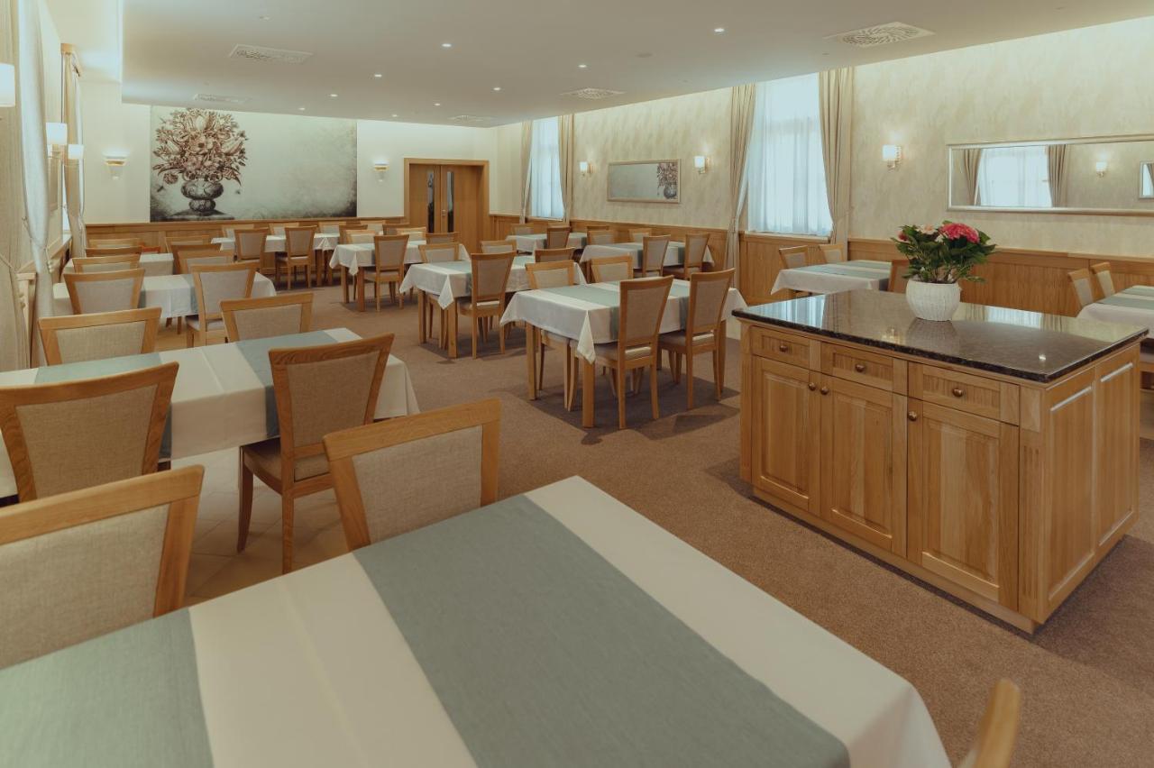 Brigaderos Hotel Brigadir Borsi Eksteriør bilde