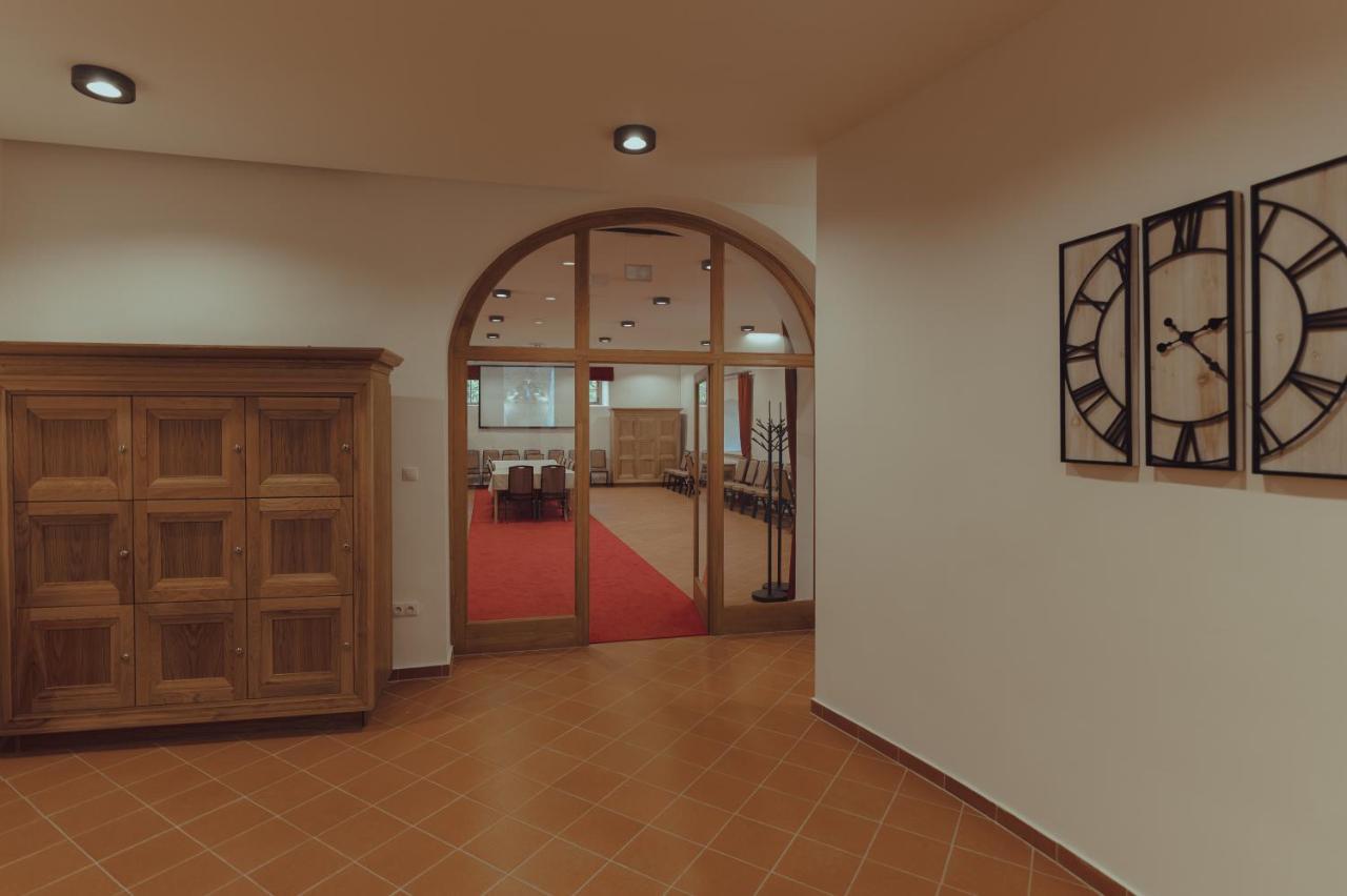 Brigaderos Hotel Brigadir Borsi Eksteriør bilde