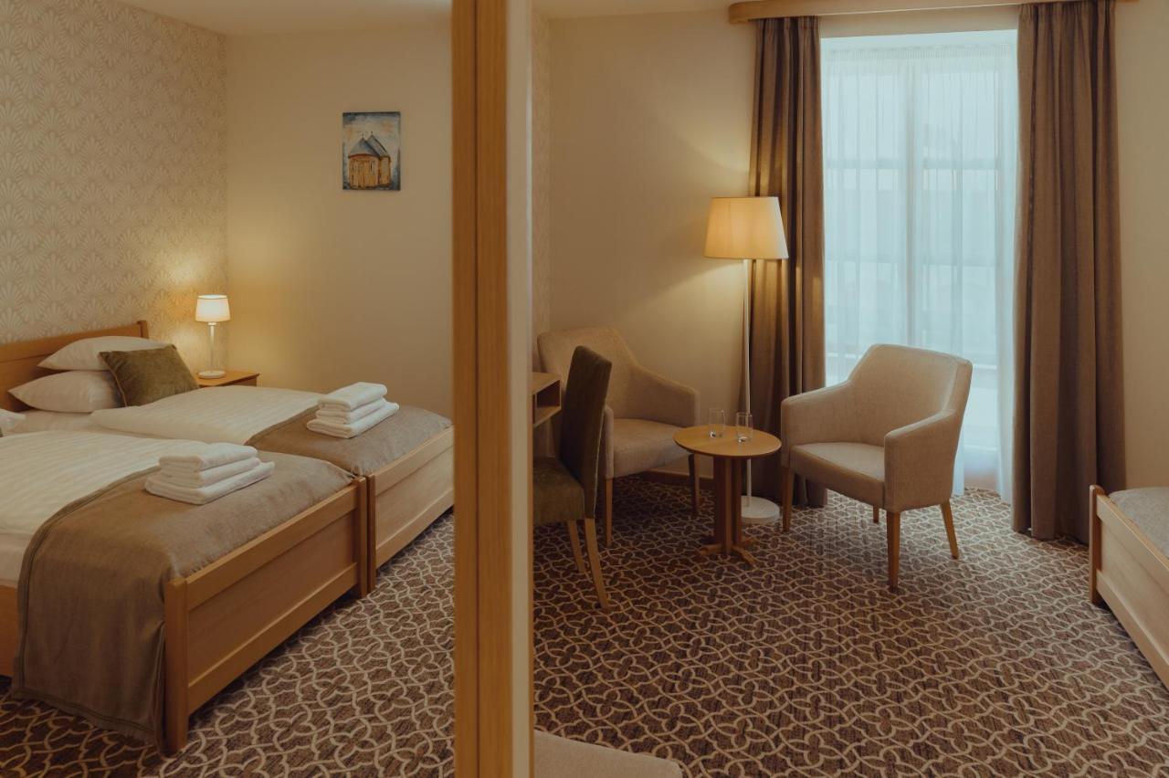 Brigaderos Hotel Brigadir Borsi Eksteriør bilde
